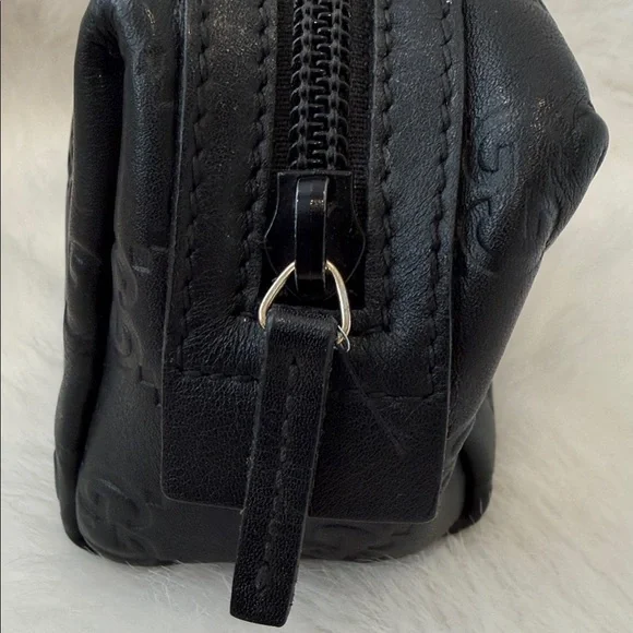 Gucci Black Embossed leather Toiletry Bag - Picture 4 of 13